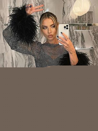 Imagem de Vestido Mini Sexy Rosa Em Malha Com Franjas De Plumas E Mangas Completas Transparente Para Festas De